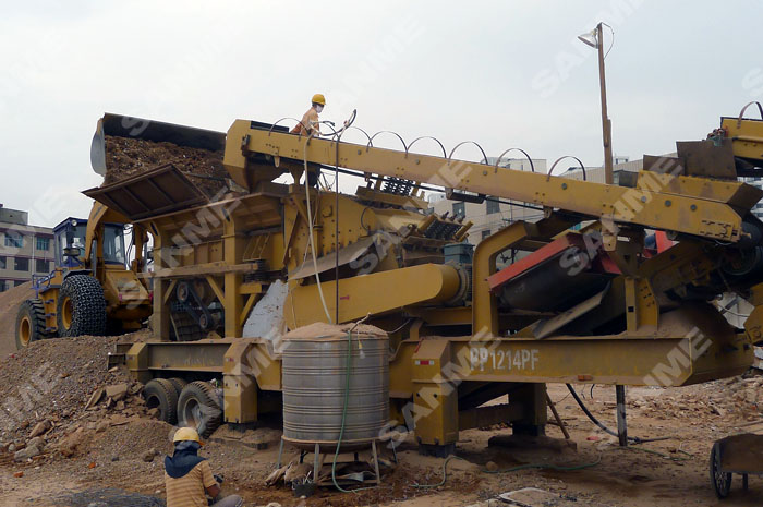 云南時(shí)產(chǎn)150噸移動(dòng)式建筑垃圾破碎生產(chǎn)線(xiàn)