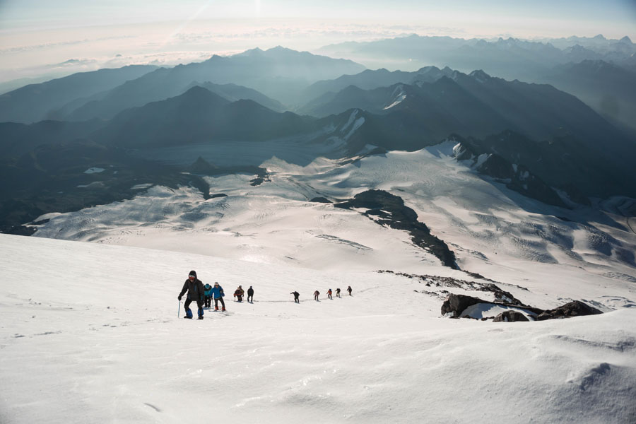 驕傲！山美股份歐洲員工勇攀歐洲第一峰-厄爾布魯士峰