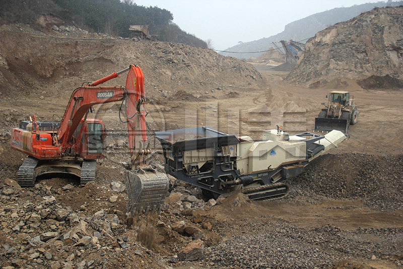 履帶式顎式移動(dòng)破碎站專破堅(jiān)硬、強(qiáng)磨蝕性物料