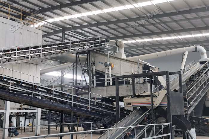 我國建筑垃圾日益嚴(yán)重，建筑垃圾移動式破碎機(jī)領(lǐng)域面臨新的發(fā)展機(jī)遇。