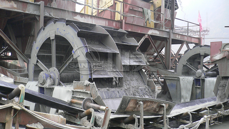 面對砂石洗砂機(jī)型號的選擇，輪斗洗砂機(jī)和螺旋洗砂機(jī)哪種更適合？