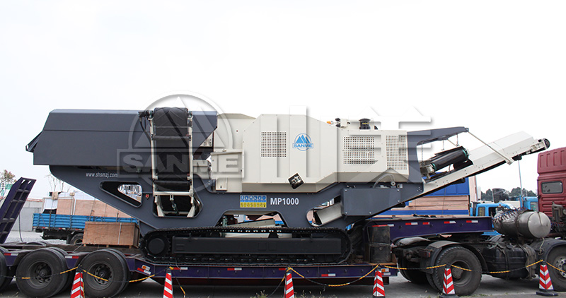 與傳統(tǒng)的固定式破碎機(jī)相比，移動(dòng)破碎站有哪些特點(diǎn)？