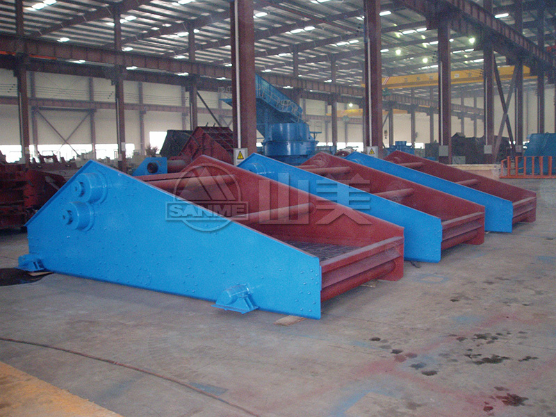 振動(dòng)篩入料時(shí)物料投放要注意什么？