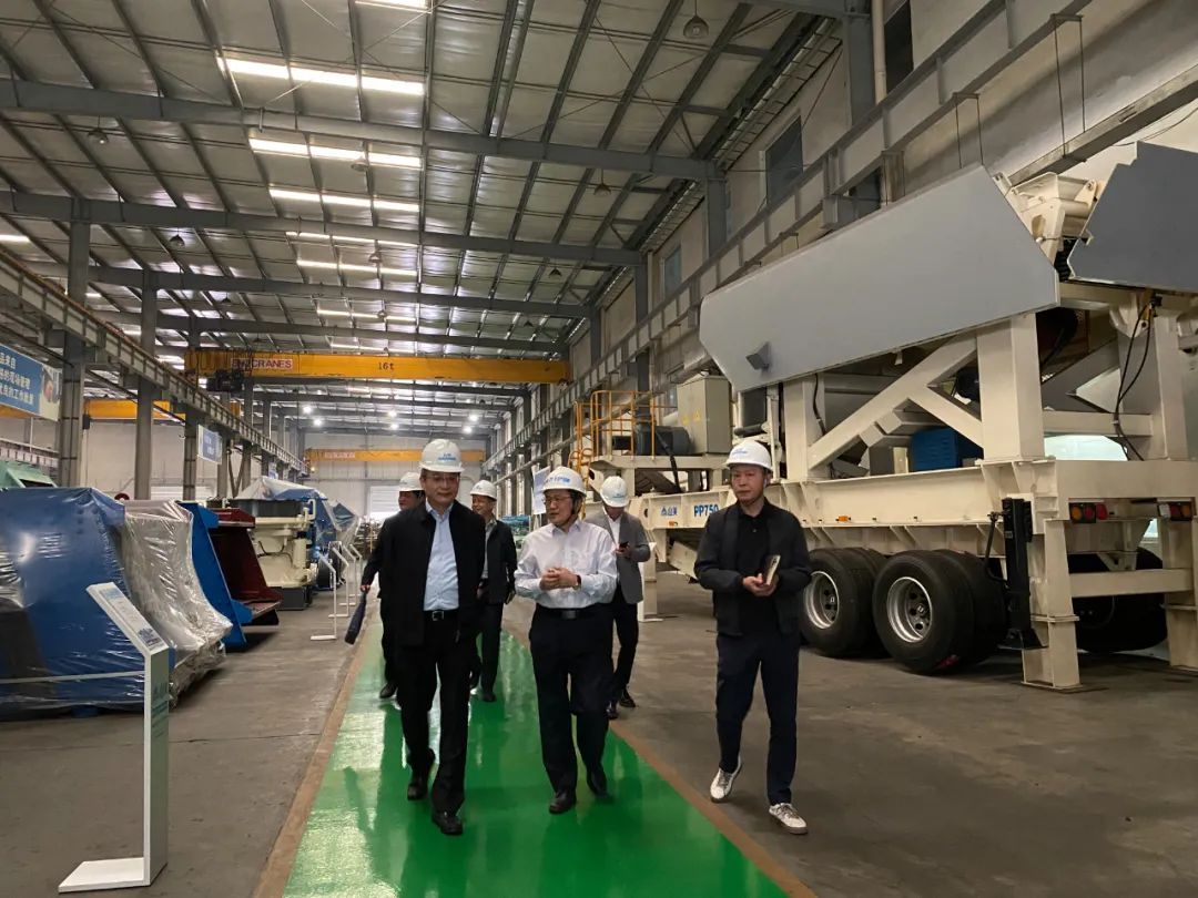 奉賢區(qū)人大常委會(huì)黨組書記、主任張培榮一行蒞臨上海山美股份開展“優(yōu)環(huán)境、穩(wěn)經(jīng)濟(jì)”大走訪大調(diào)研