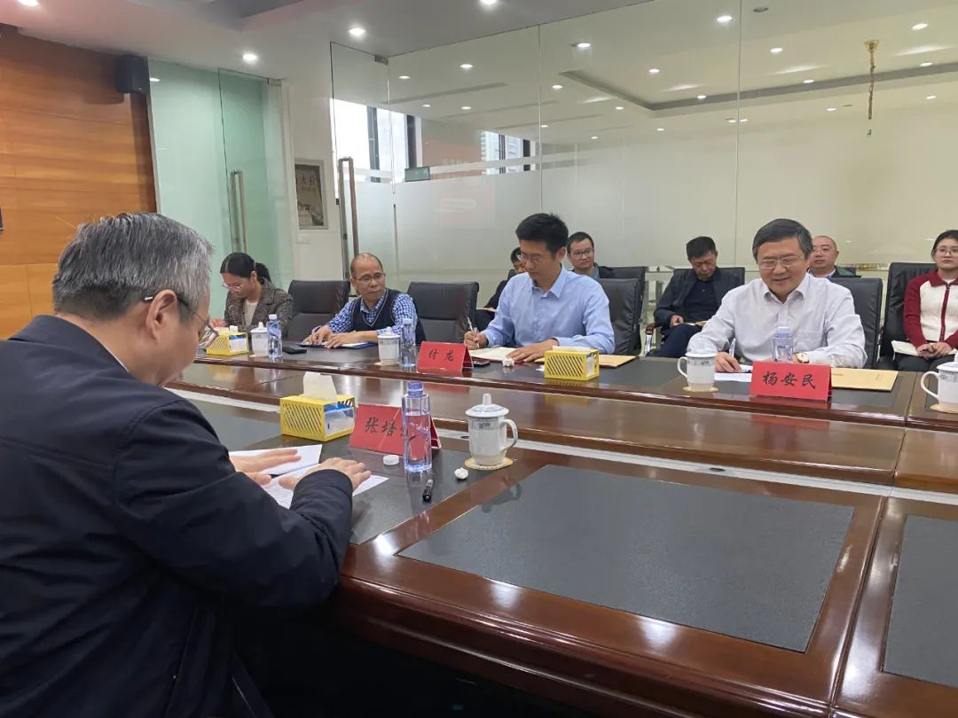 奉賢區(qū)人大常委會(huì)黨組書記、主任張培榮一行蒞臨上海山美股份開展“優(yōu)環(huán)境、穩(wěn)經(jīng)濟(jì)”大走訪大調(diào)研